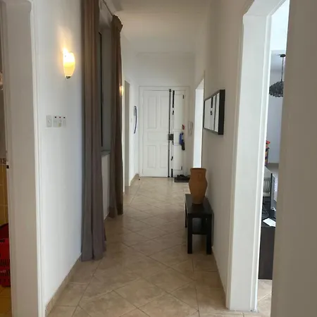 Seaview Apartment *
